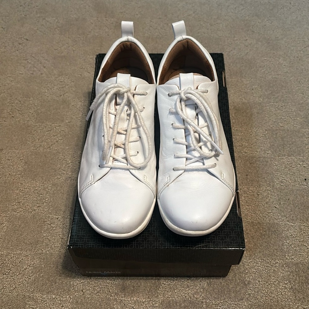 Nurse Mates Women’s Sarina Lace-Up Sneakers
